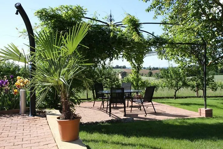 Au Mas Du Soleil Bed and Breakfast Senouillac 3*,