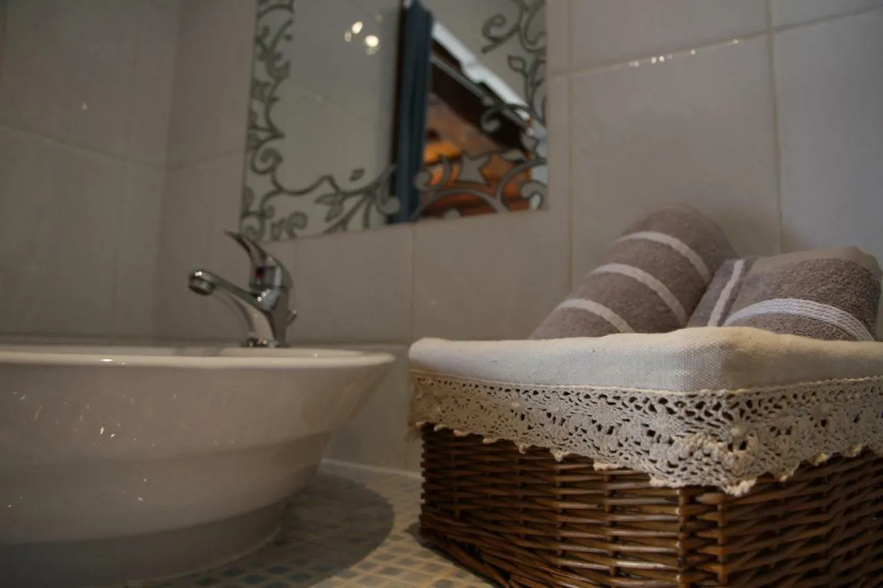 Au Mas Du Soleil Bed and Breakfast Senouillac Bed & Breakfast